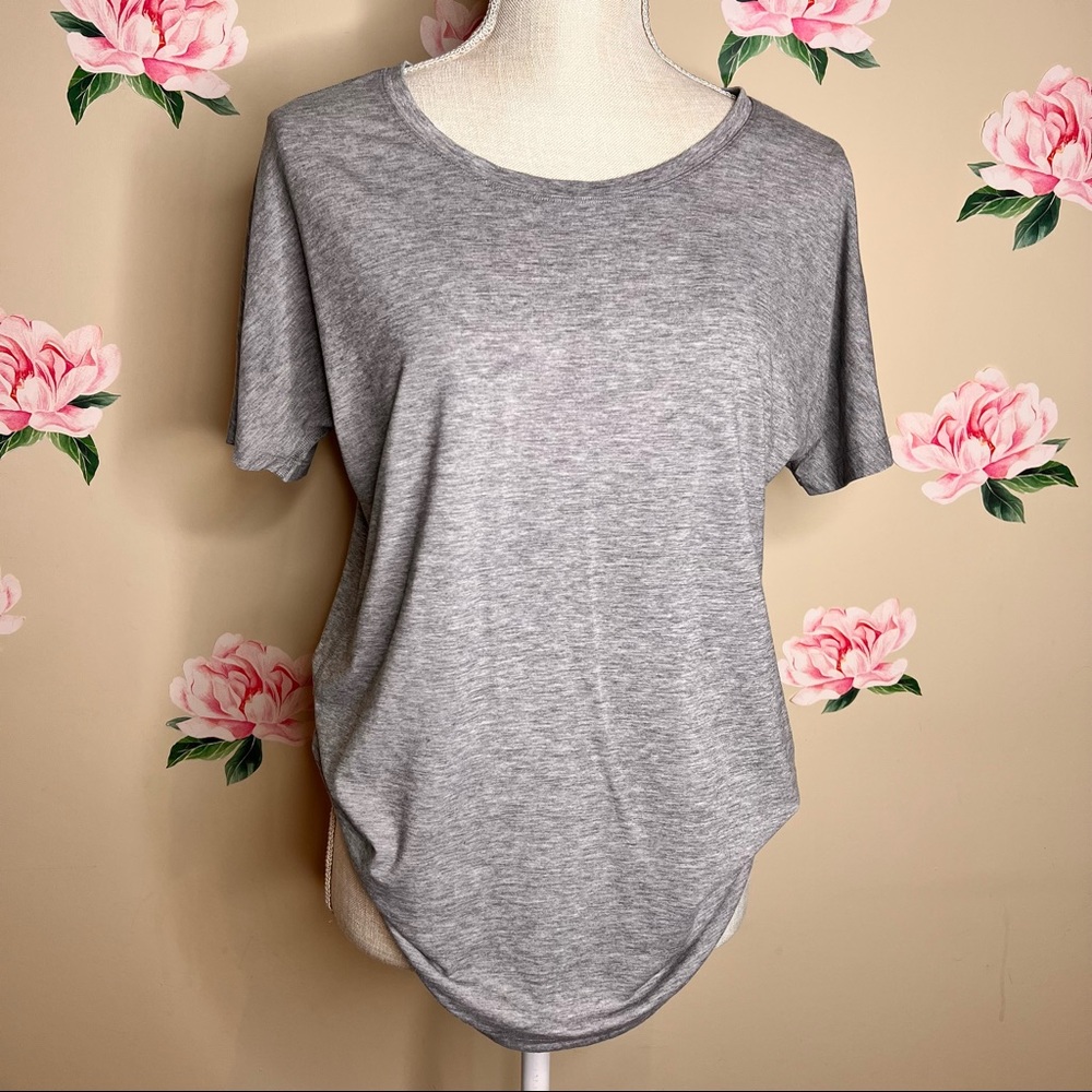 Lucy Workout Top Women’s Gray Yoga Fitness Shirt.   U-7